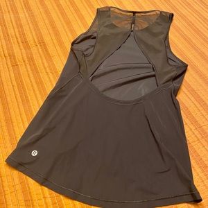 Back out size 4 Lululemon top